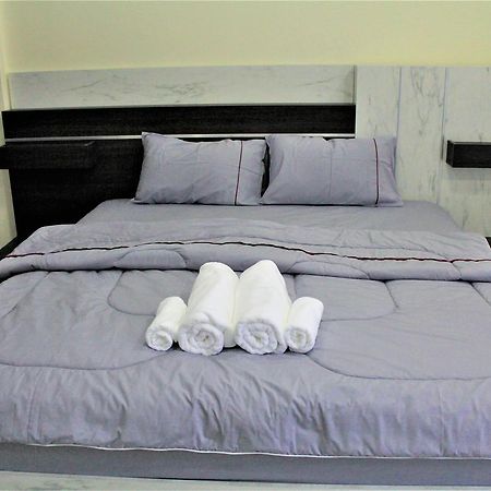 The Most Coffee & Guesthouse Чиангмай Экстерьер фото